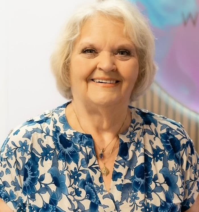 Carol Coombs headshot